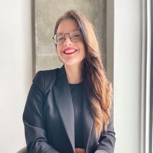 Meet your Posher, Émilie